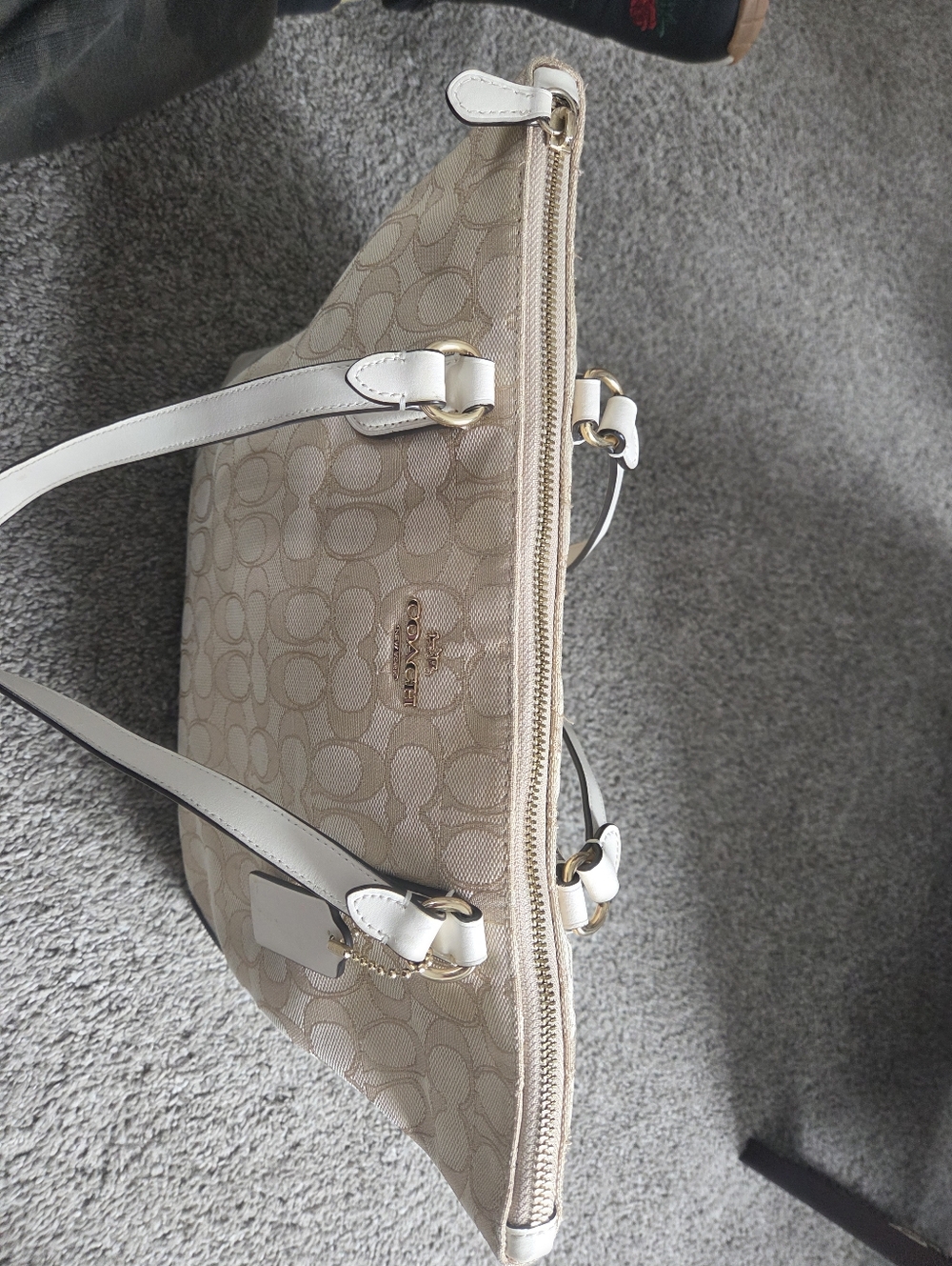 Coach Bag - Picture 4 of 9